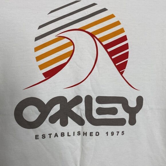 OAKLEY Men’s Two (2) White T-shirts with Print Size S - Picture 3 of 12